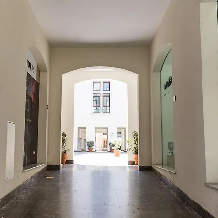C, Palazzo Quaroni Palermo