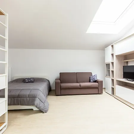 C, Palazzo Quaroni Appartement *